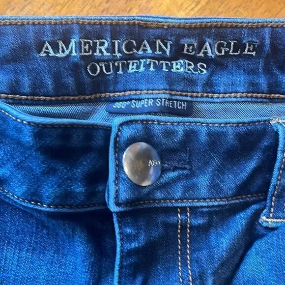 EXCELLENT DISTRESSED AMERICAN EAGLE SUPER STRETCH HI-RISE SHORTIE SIZE 10 - Picture 3 of 7